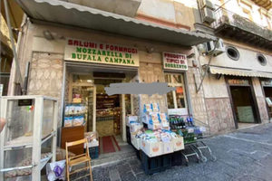 Locale Via cassano napoli 90mq