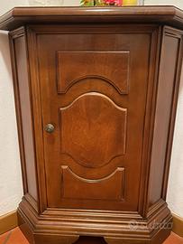 Mobile in legno ad angolo