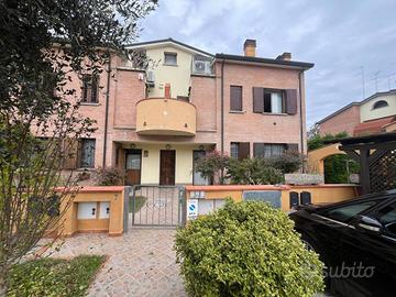 VILLETTA AL PIANO TERRA IN QUADRIFAMILIARE IN VIA
