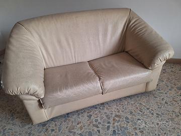 divano letto in pelle