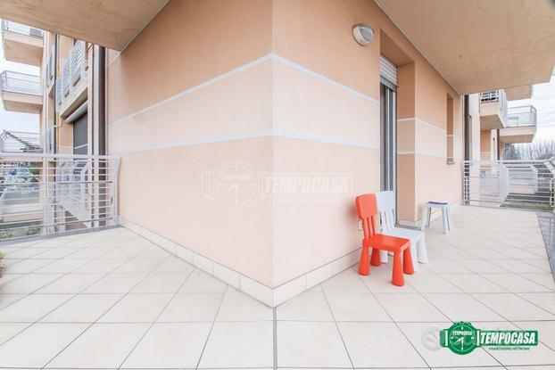 TRILOCALE CON AMPIO TERRAZZO, BOX E POSTO AUTO INT