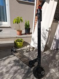 Monopattino elettrico momo