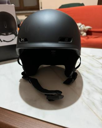 Casco snowboard anon