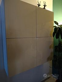 mobile TV e cubi contenitori