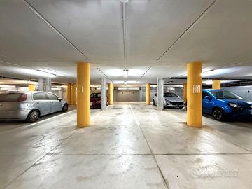 Posto auto coperto Via Amendola