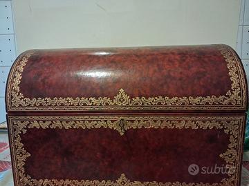 Bauletto 43x30x24 fatto a mano rivestito di pelle 