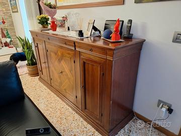 CREDENZA CON INSERTI SOFFITTI VENEZIANI 