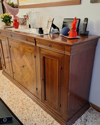 CREDENZA CON INSERTI SOFFITTI VENEZIANI 