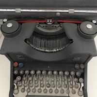 Macchina scrivere Olivetti M40