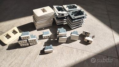 Bticino serie LUNA prese interruttori mascherine