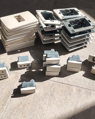 Bticino serie LUNA prese interruttori mascherine