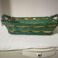 Cesta in paglia per regali natalizi