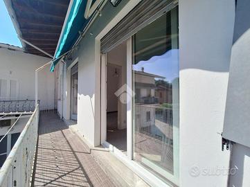 2 LOCALI A COMO