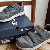 1 paio di scarpe Champions da ragazzino
