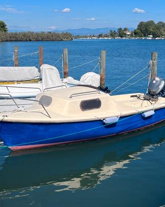 Pilotina Tripesce autovuotante con Yamaha 9.9 4 T 