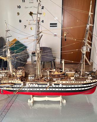Modellino Nave Amerigo Vespucci