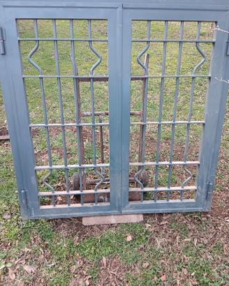 grata in ferro a 2 ante