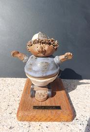 Scultura ceramica stile Rodo Padilla ragazzo sui p