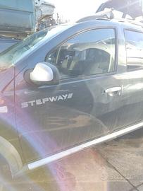 Porta anteriore sx nuda DACIA SANDERO del 2012