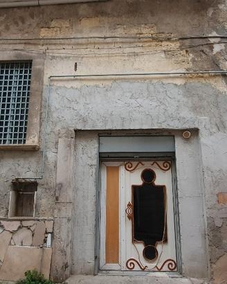 Locale multifunzione con canna fumaria