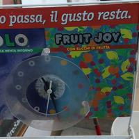 Espositore caramelle con orologiio