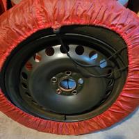 Pneumatici Invernali GoodYear 205/55 r16 e cerchio