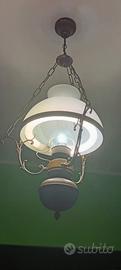 lampadario in ferro battuto. 