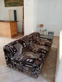 Divano letto in ciniglia