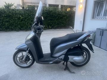 Ricambi sh300 anno 2013