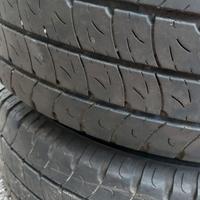 2 Gomme usate 215/65 R15C Goodyear ESTIVE