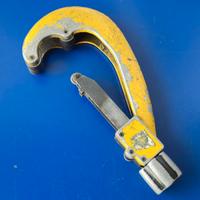 Grande Attrezzo Tagliatubi Rems