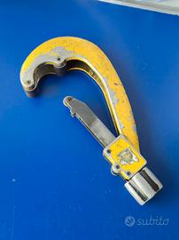 Grande Attrezzo Tagliatubi Rems