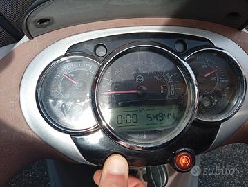 Beverly 300 € 2500 trattabili.