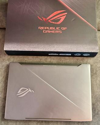 ASUS ROG Strix Scar 17,3", i7 1060 6GB, 32GB RAM