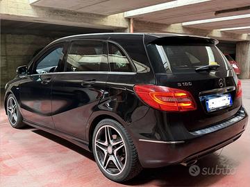 mercedes b180 benz  PREMIUM + 18” + pelle tabacco