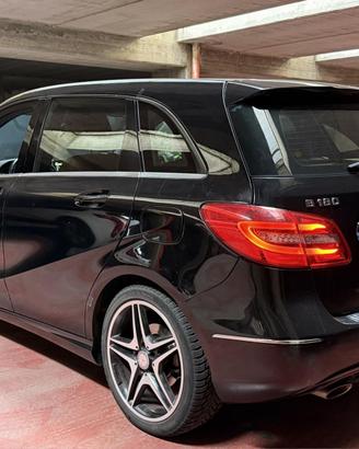 mercedes b180 benz  PREMIUM + 18” + pelle tabacco