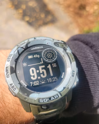 Garmin instinct solar limited camo GPS smartwatch