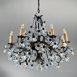 Questo lampadario è realizzato nello stile dei cel