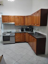 Cucina artigianale in noce