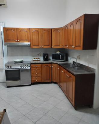 Cucina artigianale in noce