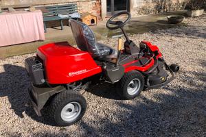 Trattorino tagliaerba Husqvarna