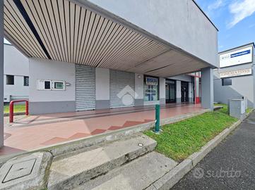 NEGOZIO A CASTEL MELLA