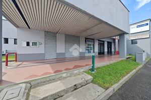 NEGOZIO A CASTEL MELLA