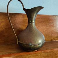 Piccola brocca di ottone, vintage