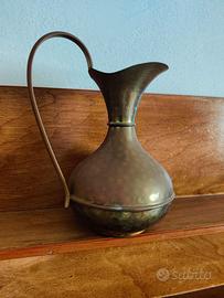 Piccola brocca di ottone, vintage