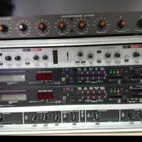 APPARECCHIATURA AUDIO PER STUDIO O LIVE,