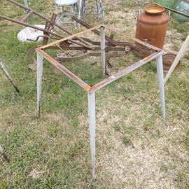 Basi per tavoli in ferro 65x65xh74