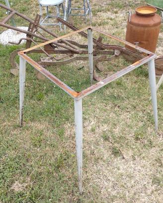 Basi per tavoli in ferro 65x65xh74