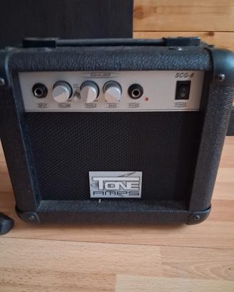  chitarra elettrica e amplificatore