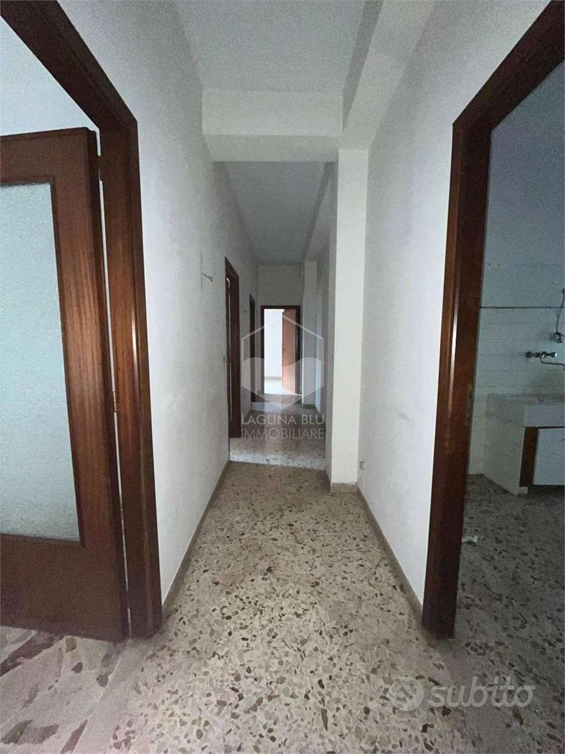 Ampio appartamento in centro - Vista 5